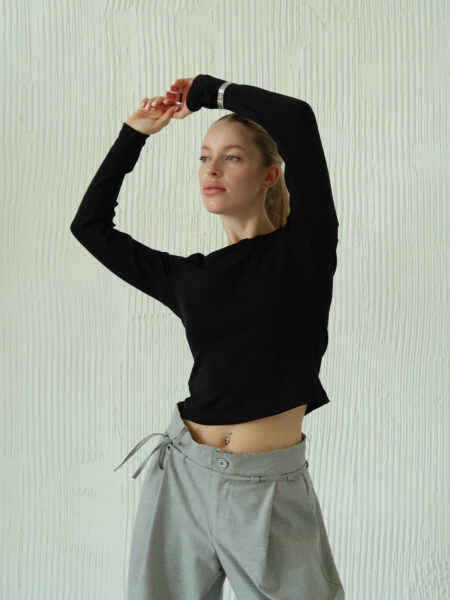 Longsleeve bazowy dopasowany z modalu - Czarny
