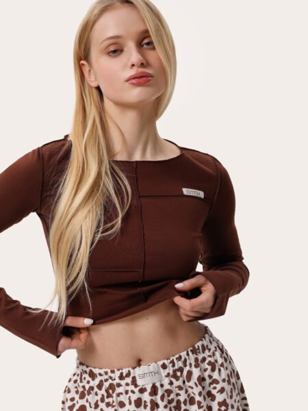 Longsleeve skrócony z zewnętrznymi szwami - Czekoladowy