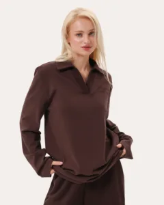 Longsleeve polo oversize z haftem - Czekoladowy